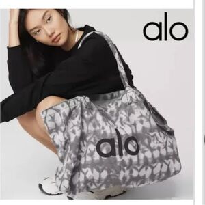 ALO Yoga Gray Tie-Dye Women's Bag